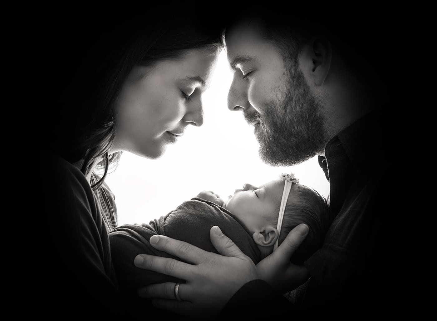 what to do when babies cry soothe a crying baby how can I calm my newborn baby how do you survive a fussy newborn