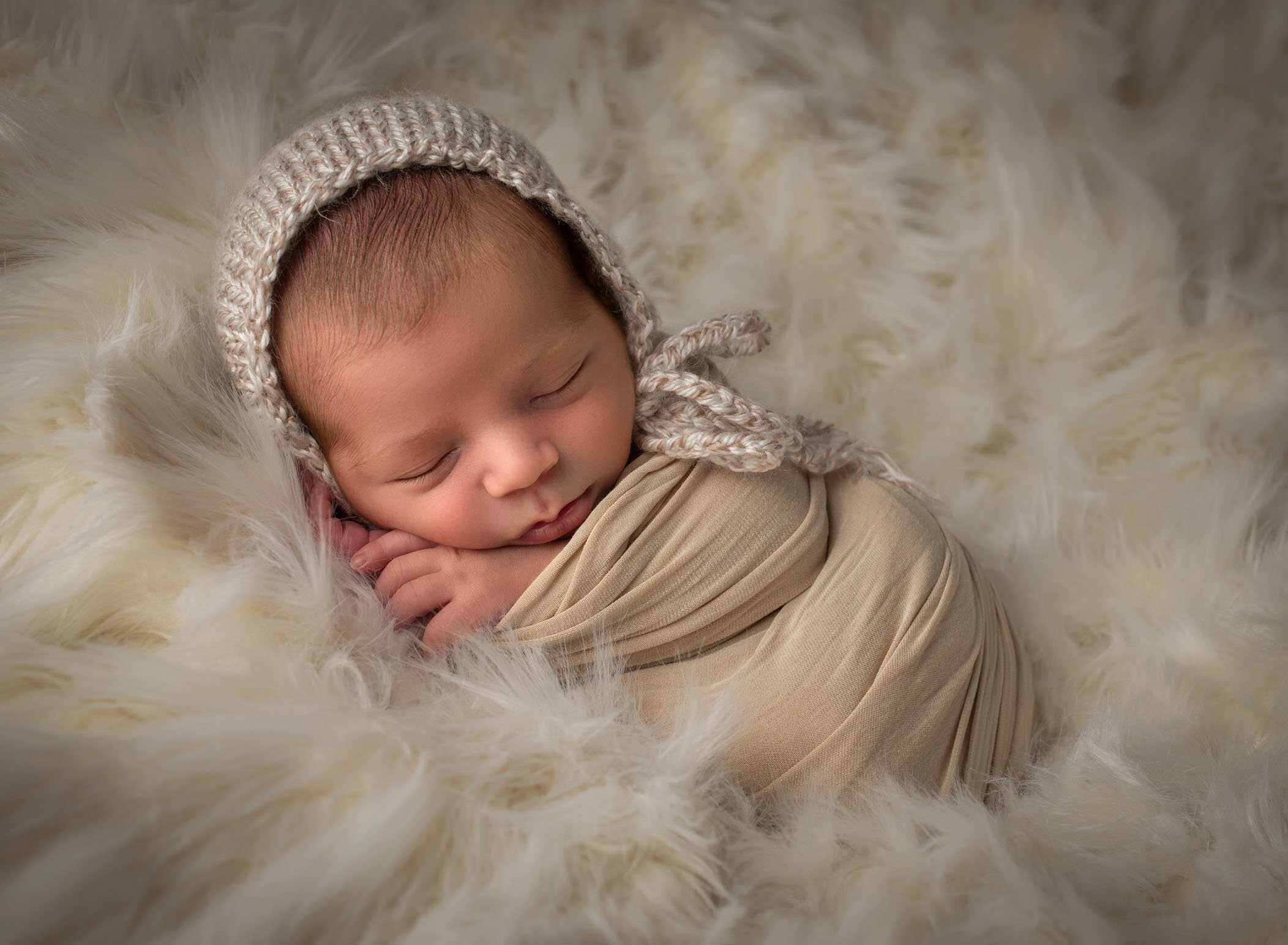 newborn photographer in avon connecticut