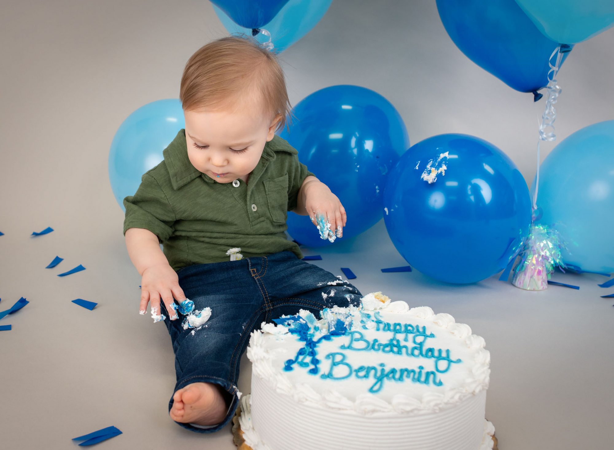 1 year milestone pictures with cake smash in Connecticut