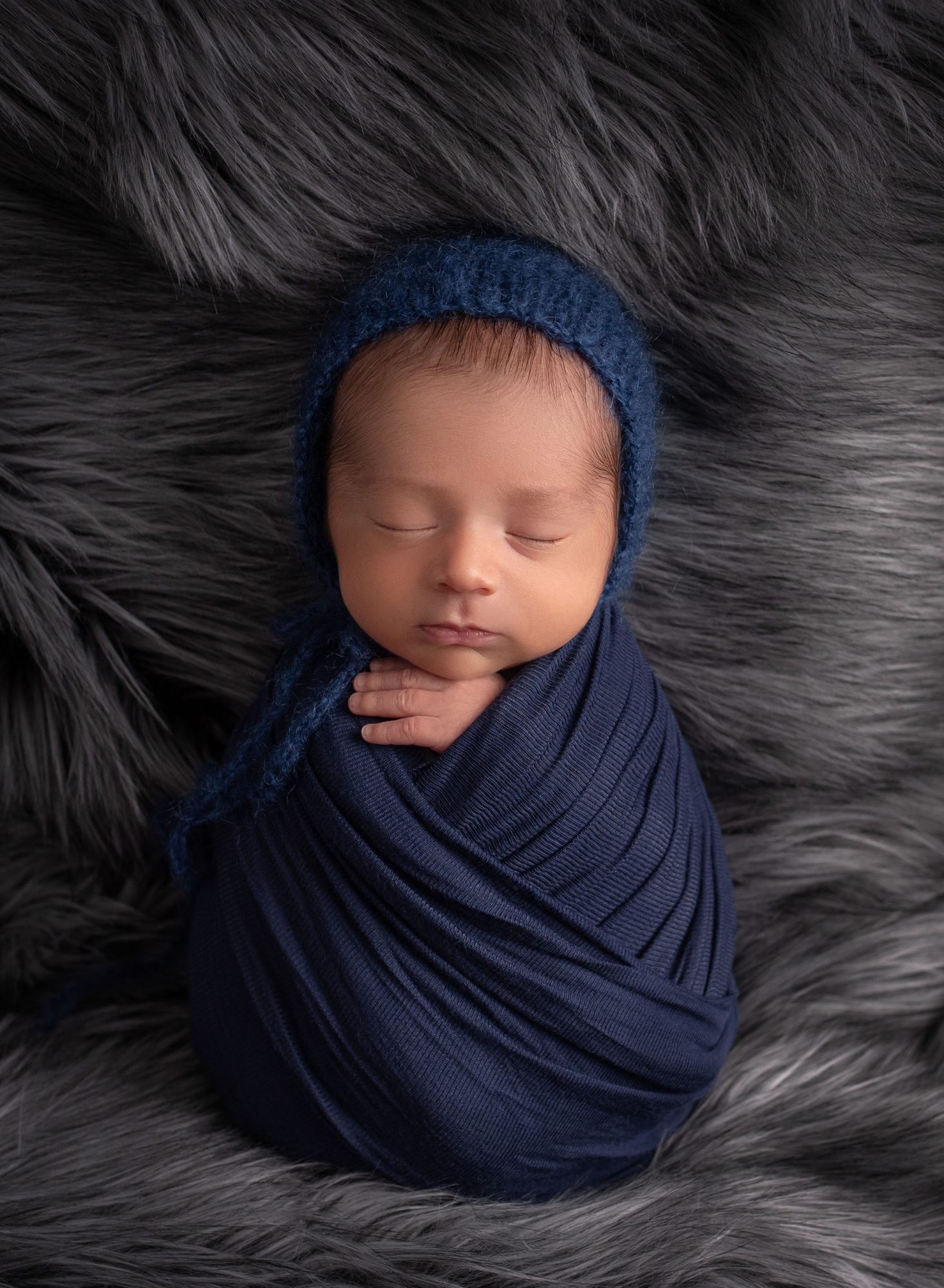 professional newborn photographer in hartford ct