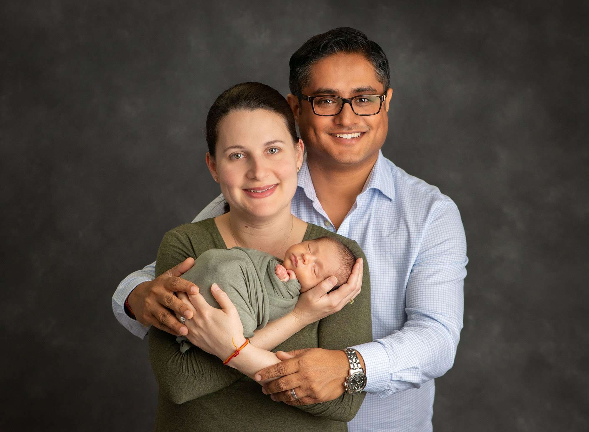 professional newborn photographer in hartford ct