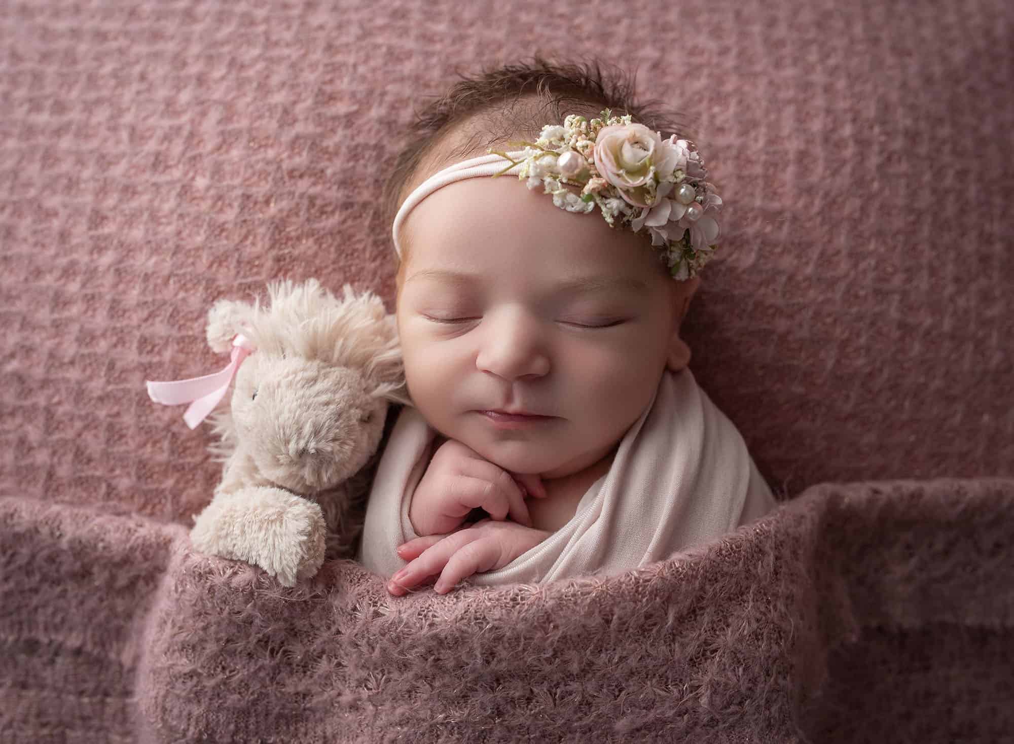 best connecticut newborn photographer