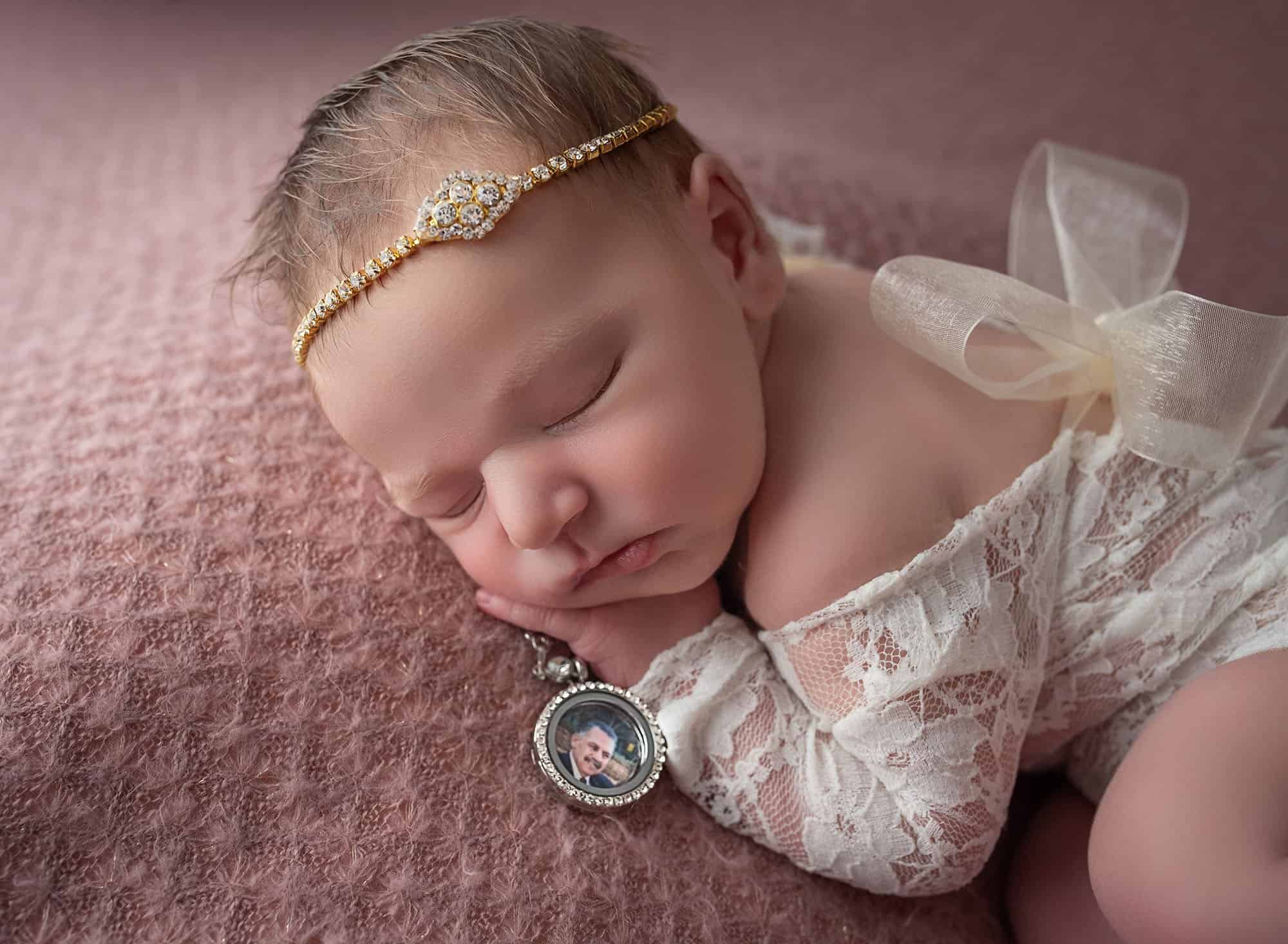 best connecticut newborn photographer