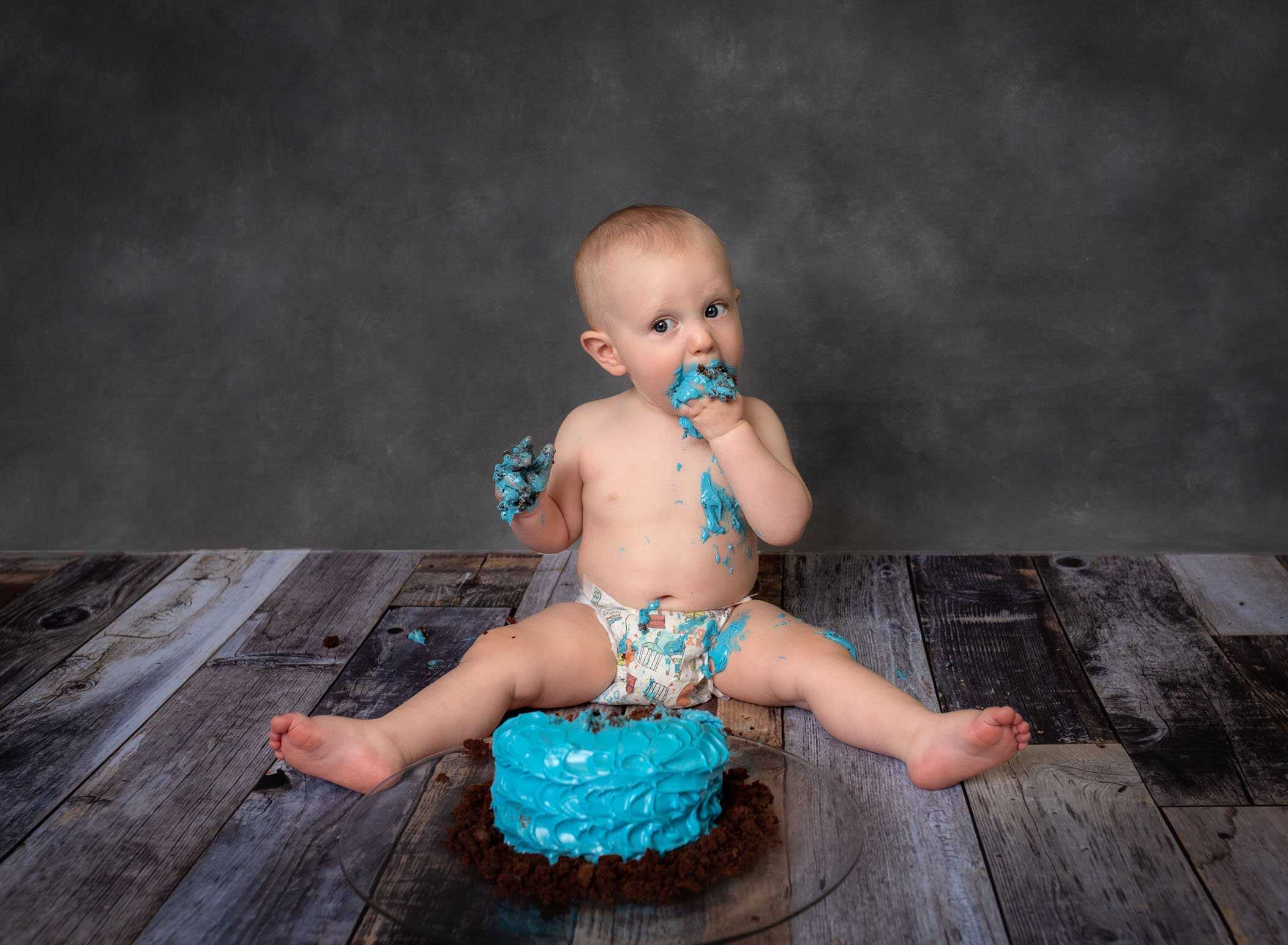 Family Photos and Cake Smash Session - Connecticut Photographer
