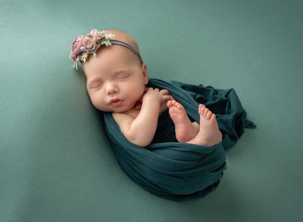 professional newborn photographer ct