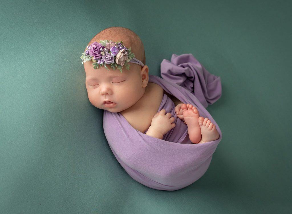 professional newborn photographer ct