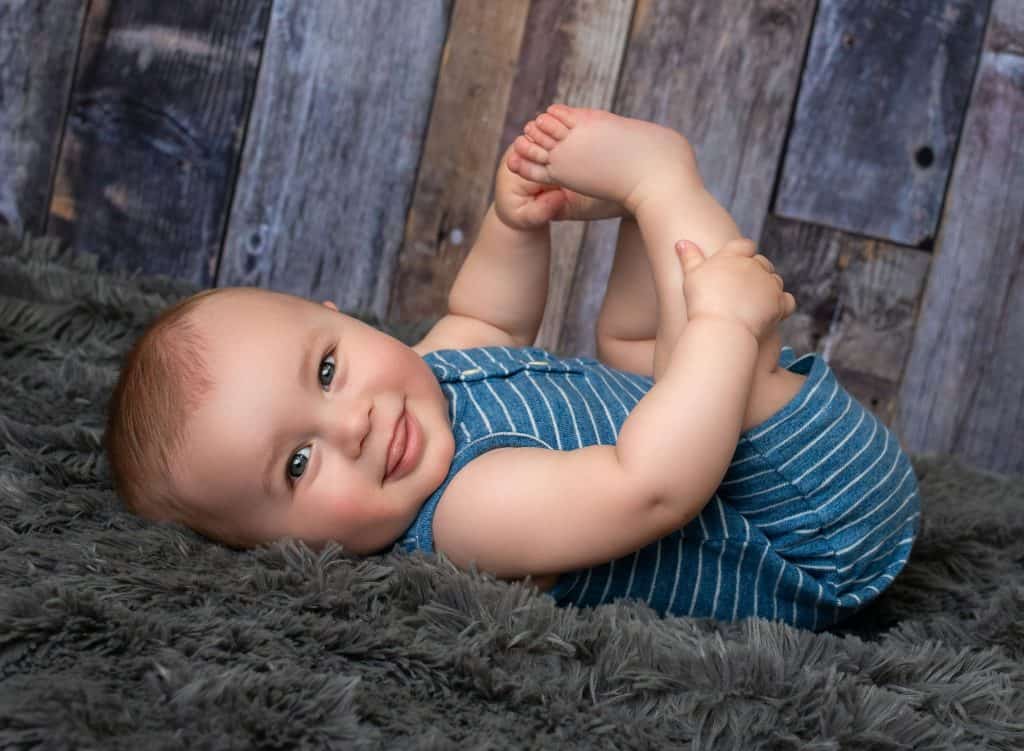 6 month old baby milestone session glastonbury ct