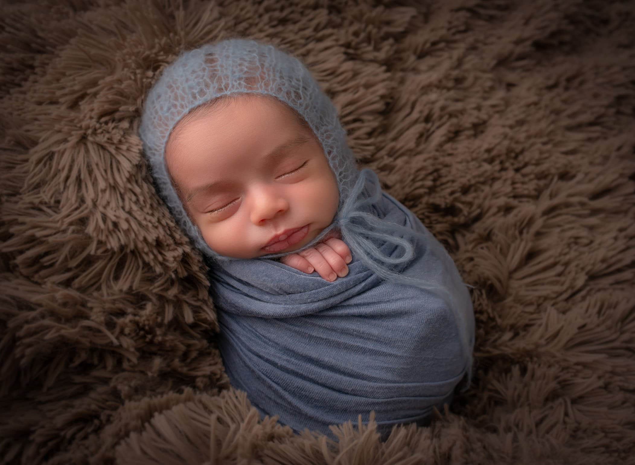 professional newborn photographer in connecticut