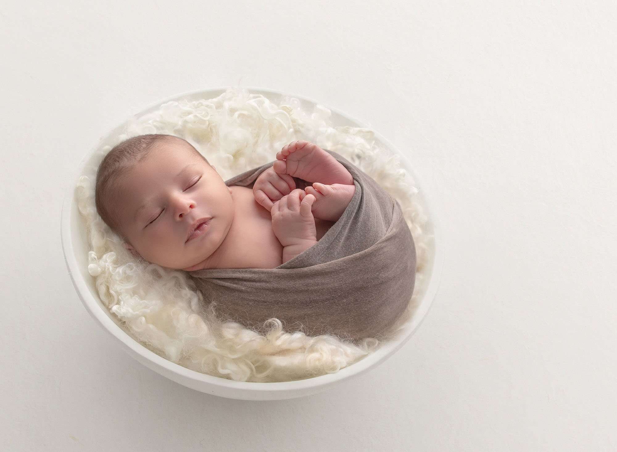 best newborn photographer hartford ct