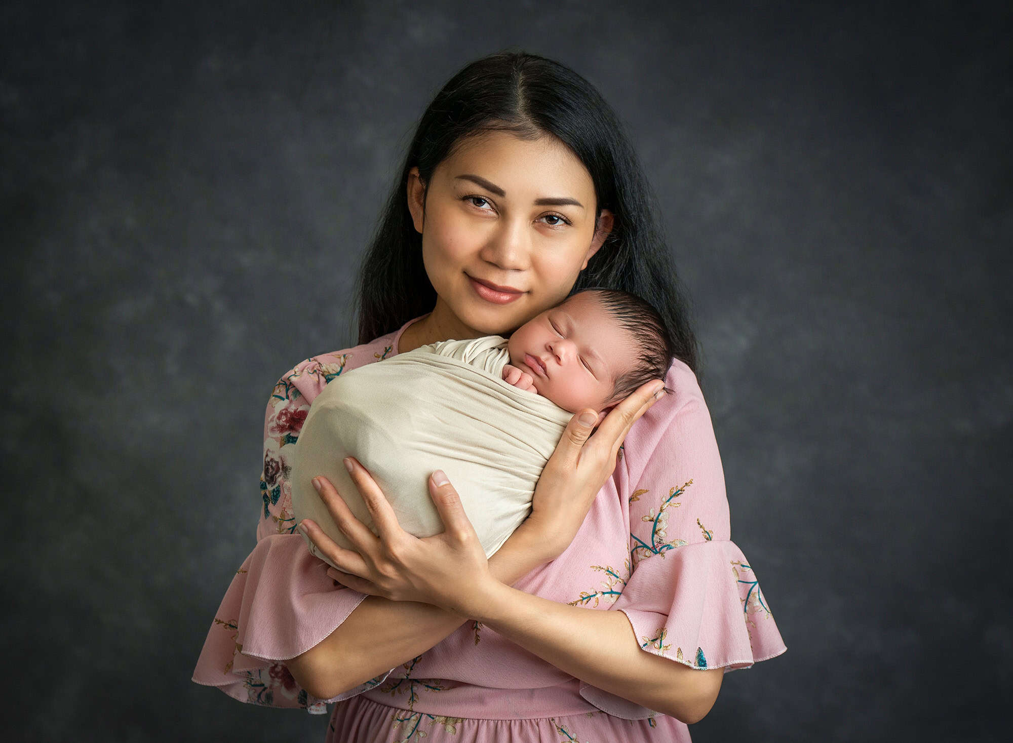 Newborn photos with Thai Culture